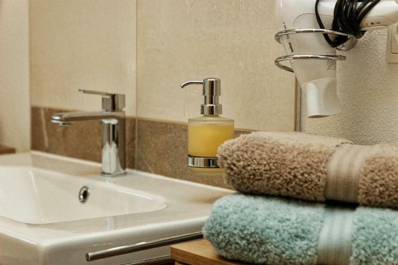 Pension Und Ferienchalets Zum Lebzelter Фрайунг Екстериор снимка