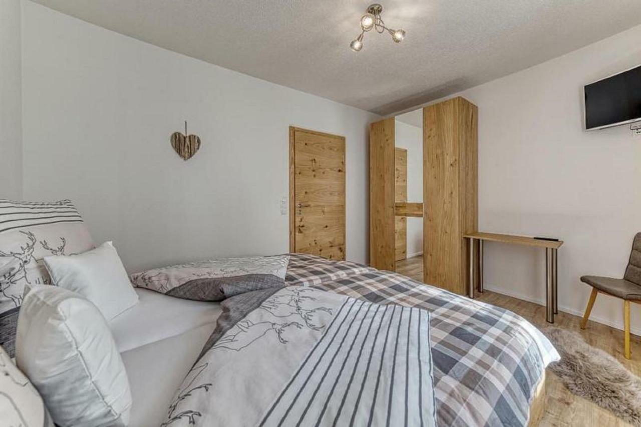 Pension Und Ferienchalets Zum Lebzelter Фрайунг Екстериор снимка